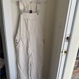 GAP Women's Cream overalls